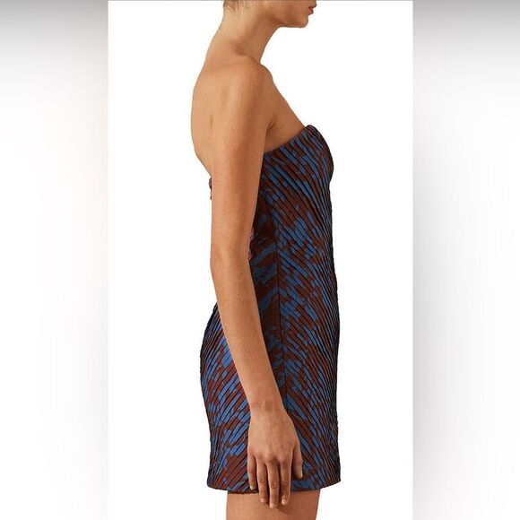 Shona Joy
Catia Strapless Pleated Mini Dress Size M
Pristine Condition! - Picture 3 of 7